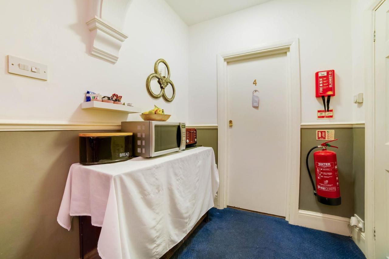 Airport Lodge Фарнборо Екстер'єр фото