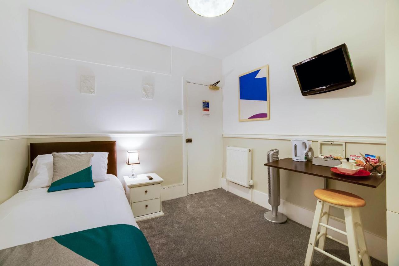 Airport Lodge Фарнборо Номер фото